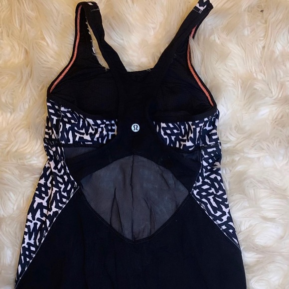 Lululemon tank - Picture 1 of 2